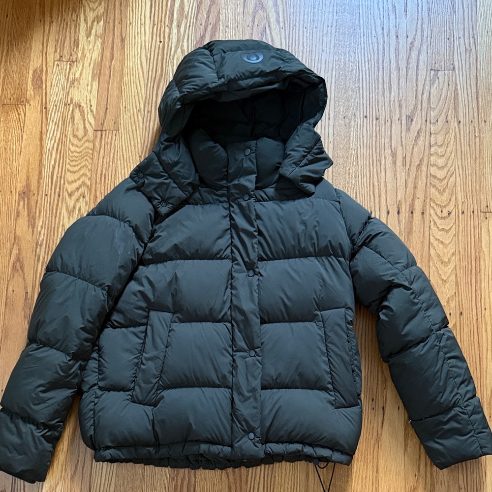 Women’s Lululemon Wunder Puff Jacket Size 8 Dark Green